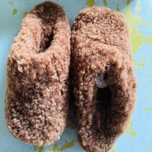 Shepherd of Sweden Jenny Slippers NWT
